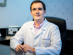 Médico: Dr. Eduardo Augusto Spalding